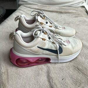 Nike air max 10.5 pink and white / cream